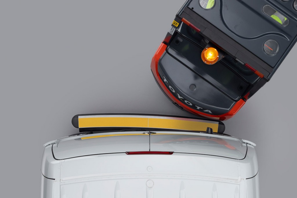 Dual Rubber Buffers and Innovative Pivoting Bracket